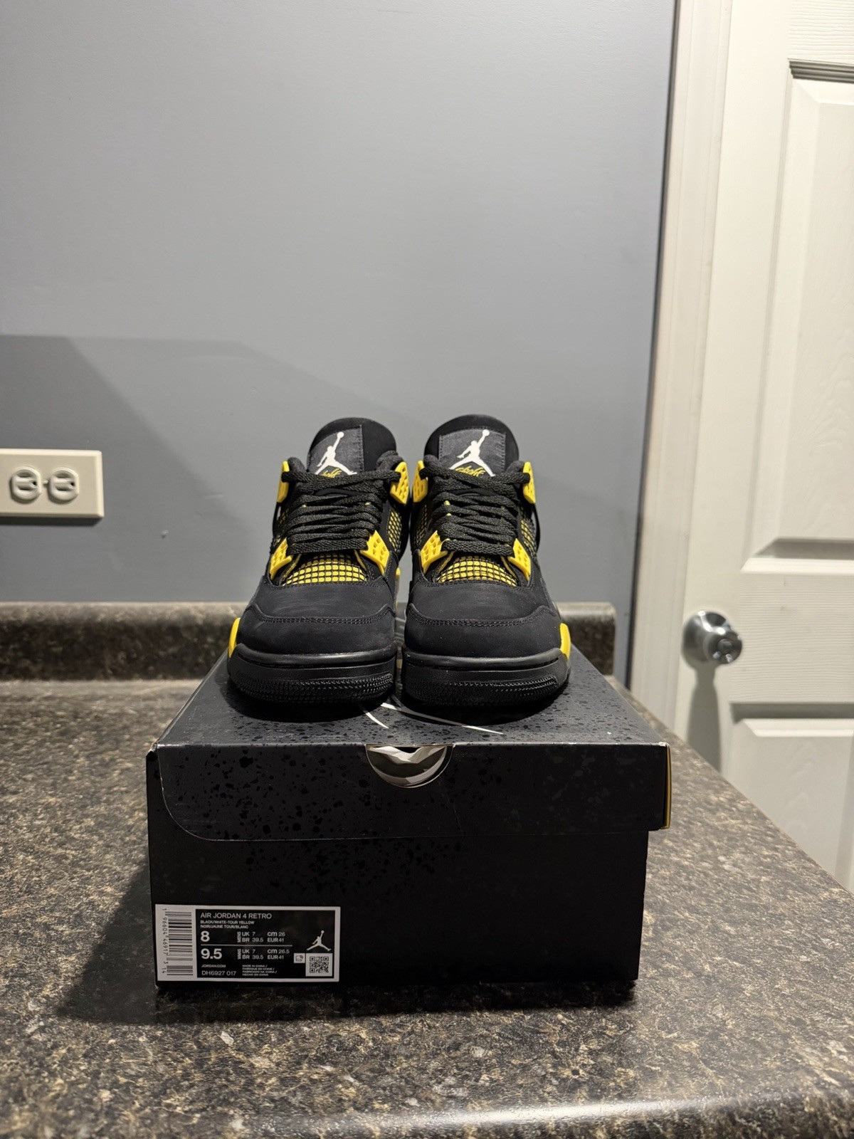 Air Jordan 4 Retro “Thunder” Black/Yellow US 8