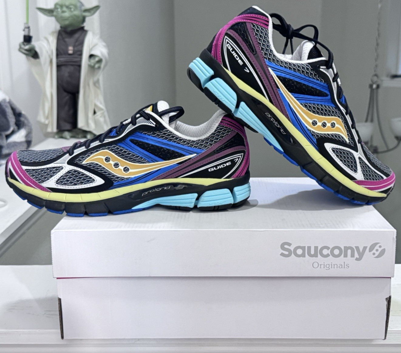 Saucony ProGrid Guide 7 Foot Locker Exclusive Multi-Color S70936-35 Men’s 9