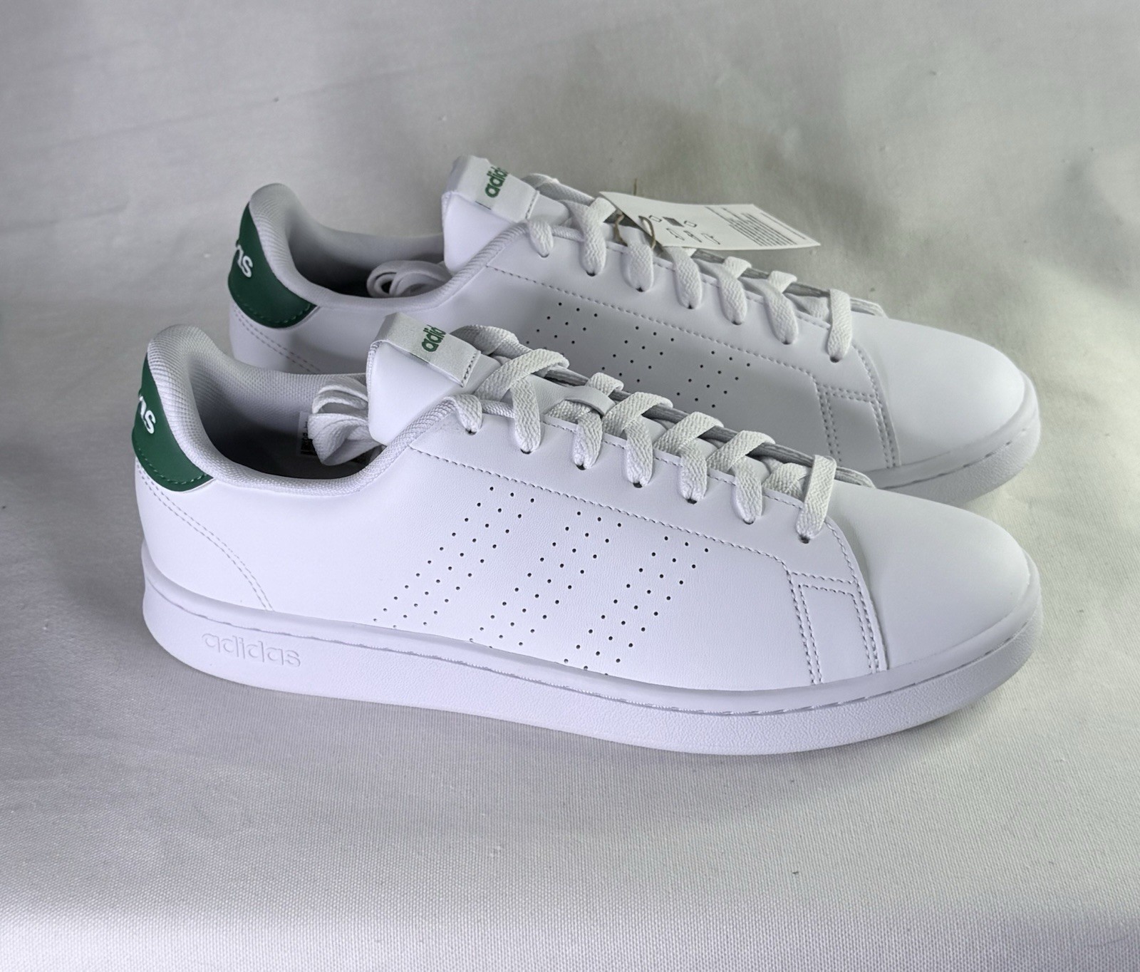adidas Advantage Men’s 9 Synthetic Sneaker White/Green Cloudfoam BRAND NEW