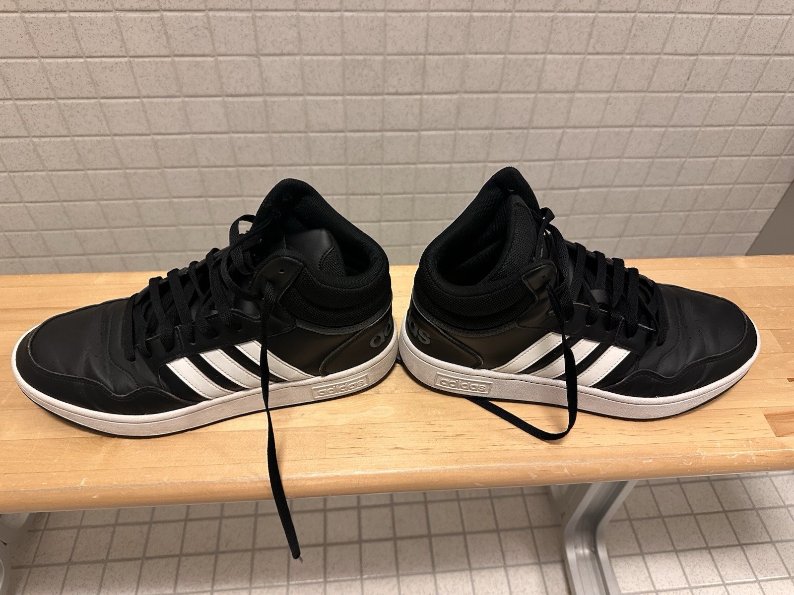 adidas HOOPS 3.0 Mid Men’s 9.5