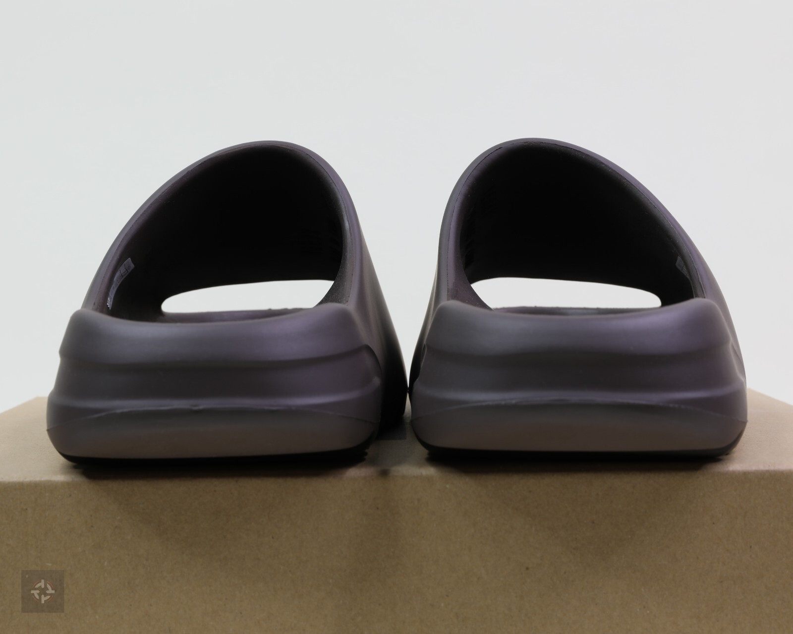 Adidas Yeezy Slide Soot 2021 Brown Sandals Men’s Size 7-12 (GX6141)