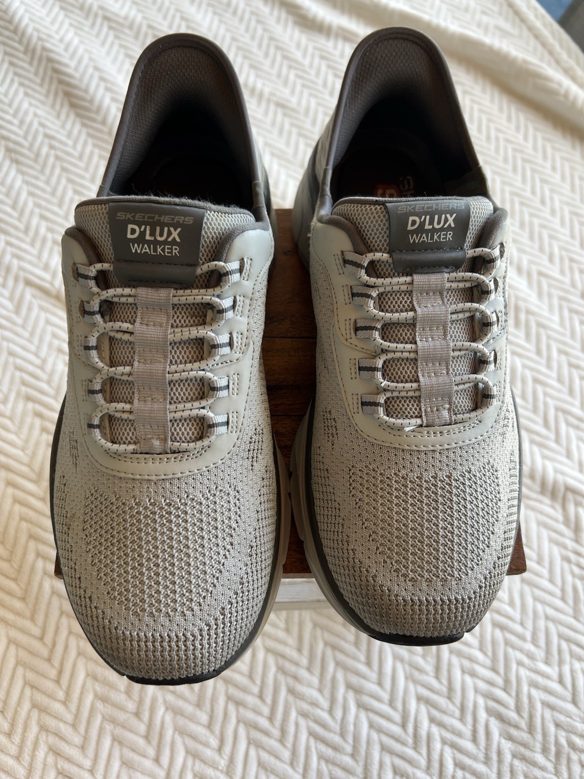 SKECHERS Slip-ins D’Lux Walker 2.0 Memory Foam Extra Wide Gray Walking