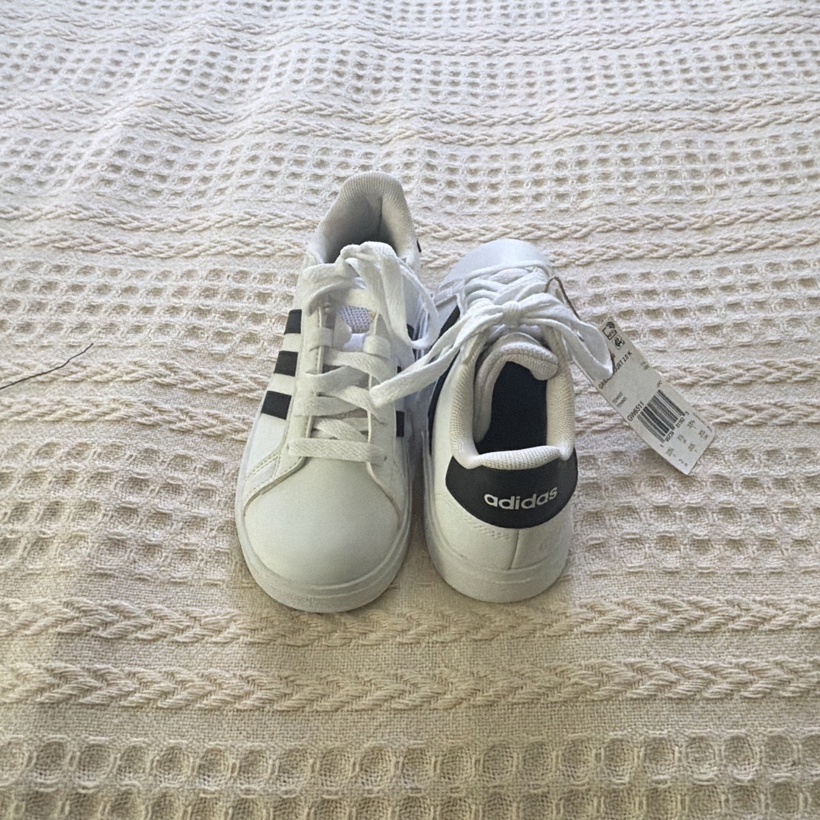 adidas Grand Court Men’s Low Top Lace-Up Sneakers White/Black 3-Stripes