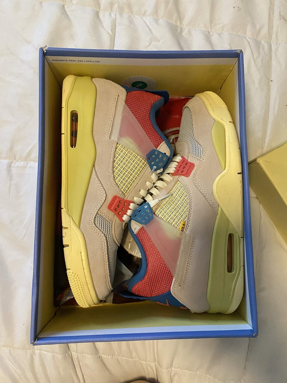 Size 10.5 – Jordan 4 Retro x Union LA Mid Guava Ice