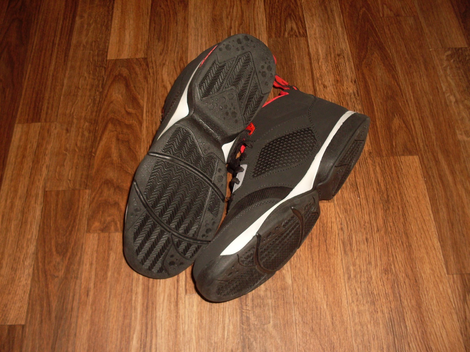MENS FUBU HUSTLE ANKLE SUPPORT NON-MARKING OUTSOLE SNEAKERS SIZE 12 NWT