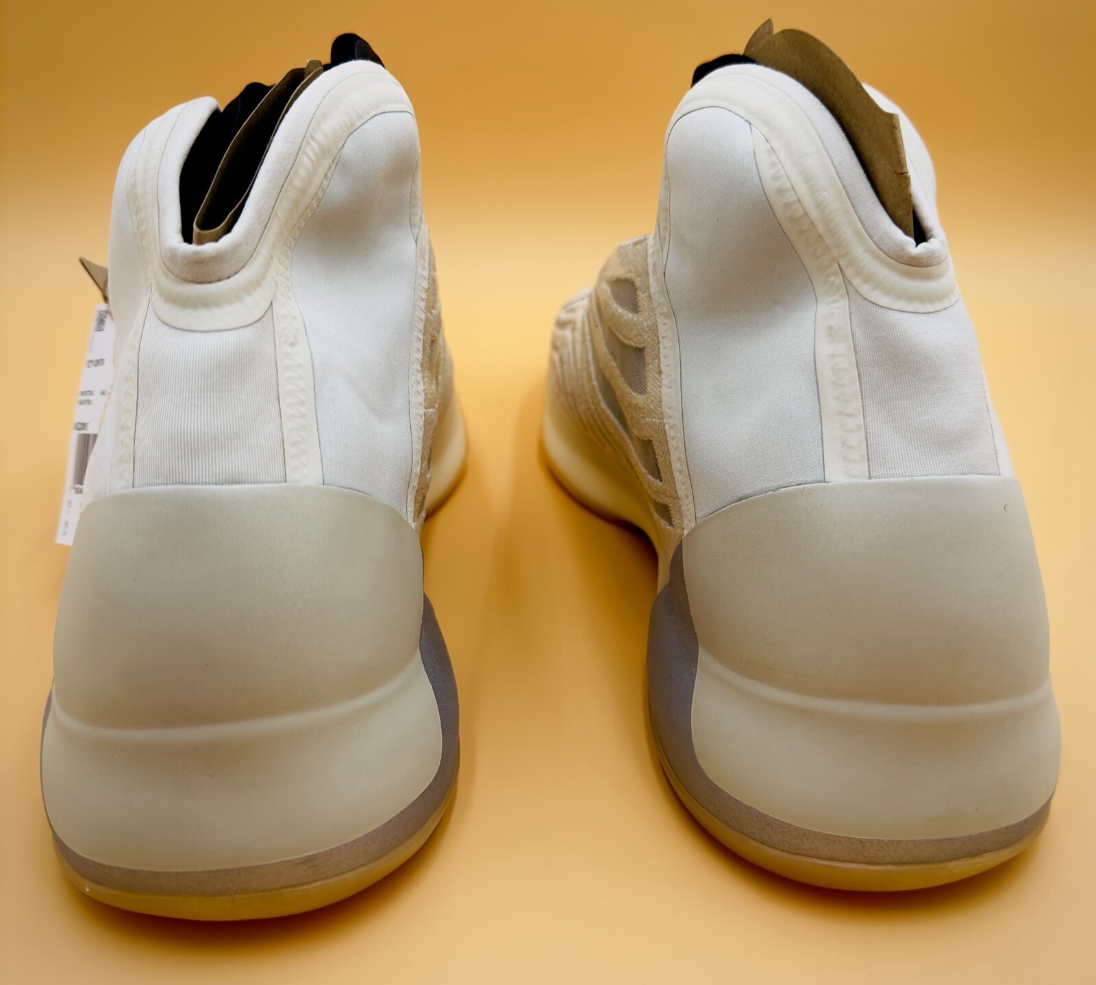 [HQ2085] adidas Yeezy Quantum Cream Size 13.5 (Yzy Qntm)