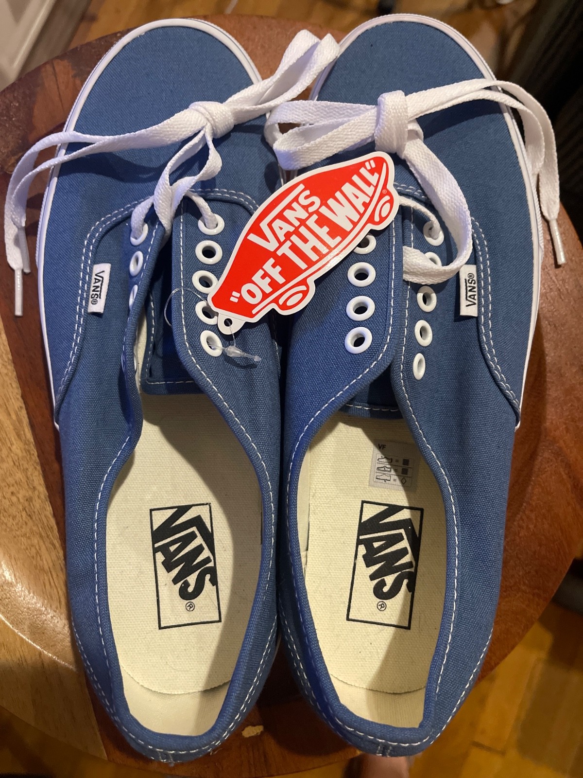 Vans new, never worn low top blue shoes men size 9 lace up with tag