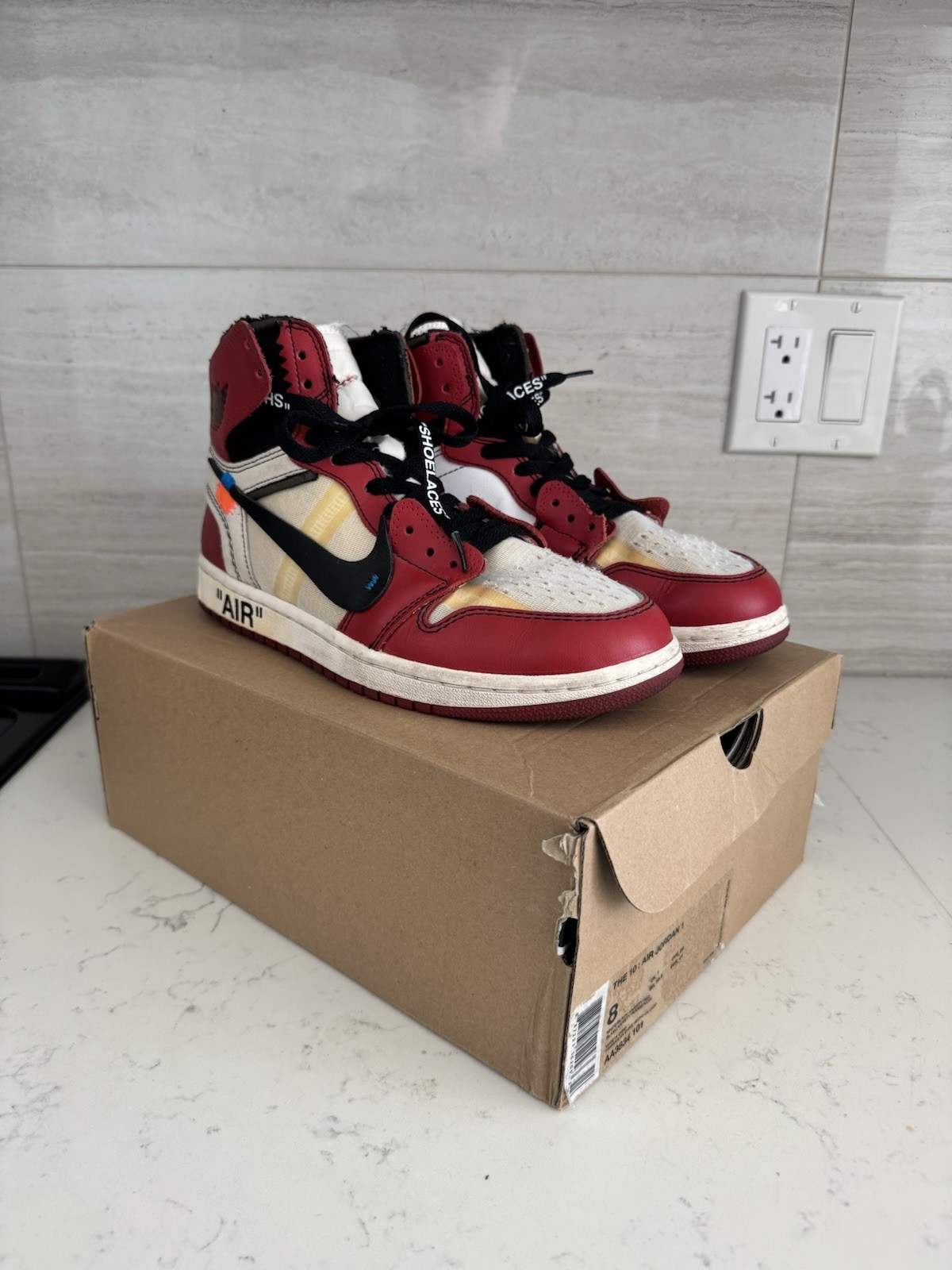 Off White Jordan 1 Chicago (Size 8)