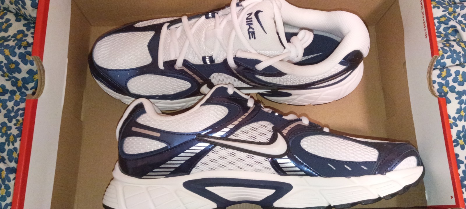 Nike V5 RNR White/Navy/Black Size 11US