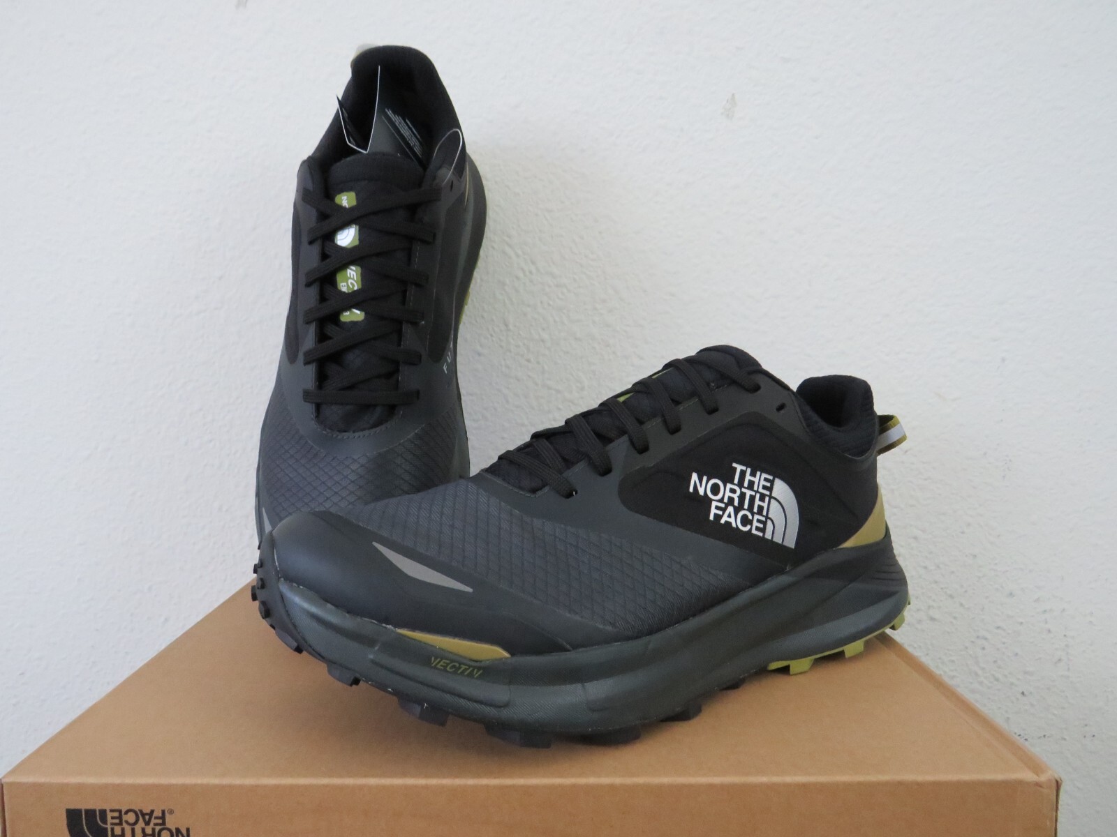 NIB Mens The North Face Vectiv Enduris 3 FUTURELIGHT Trail Running Shoes – Grey