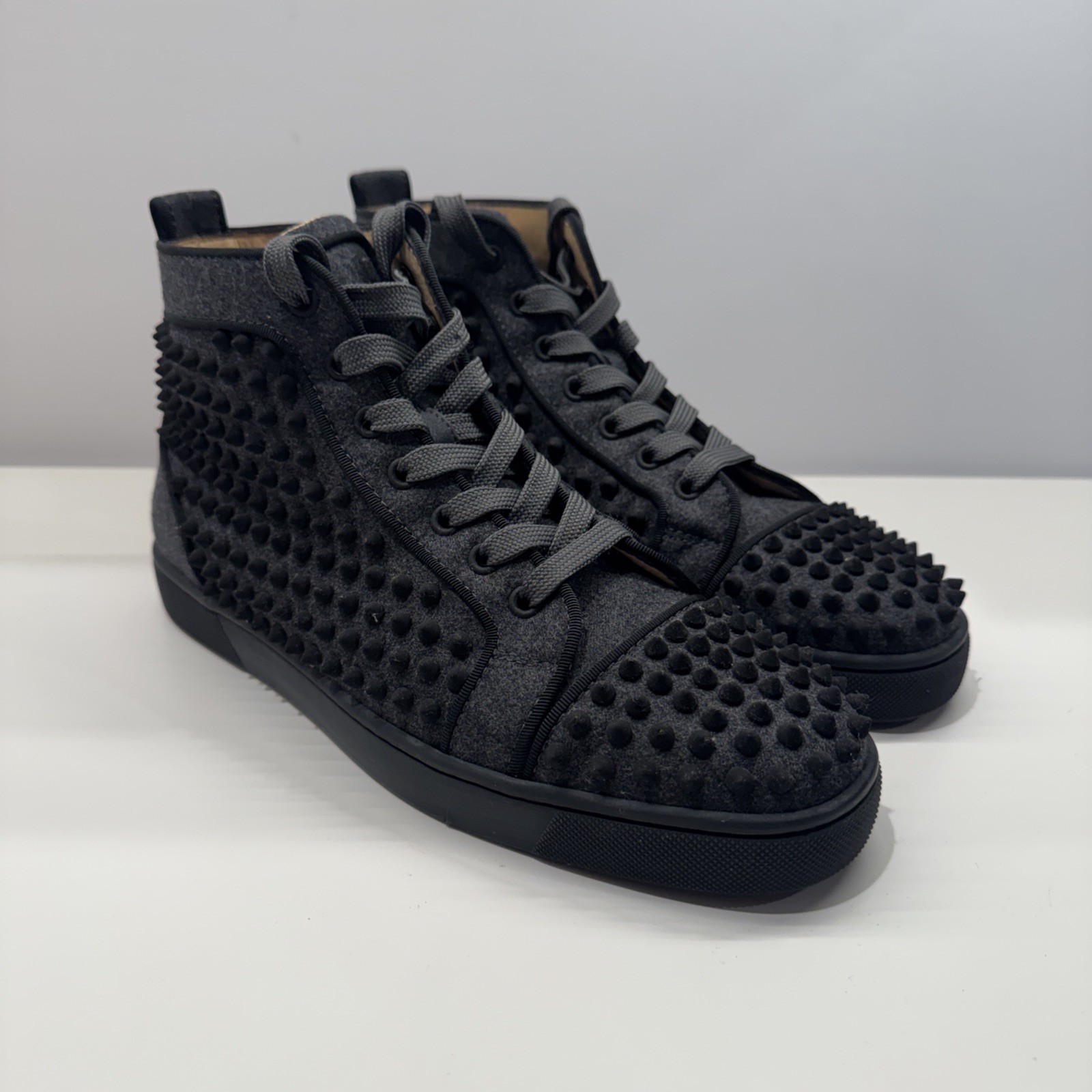 Christian Louboutin Louis Spikes Orlato Flat Grey Flannel Sneakers EU 40.5
