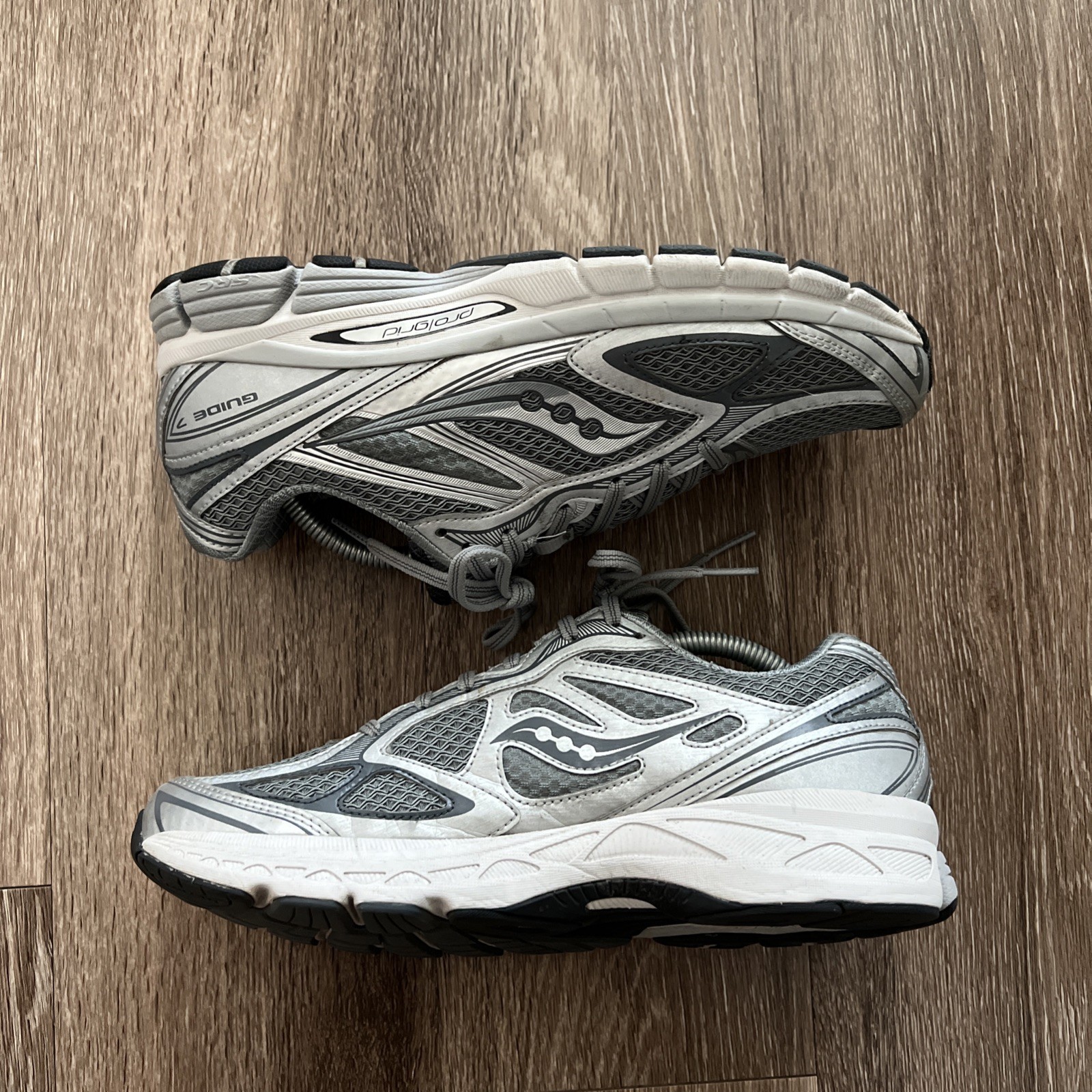 SAUCONY ProGrid Guide 7 Grey Shoes – Men’s 9