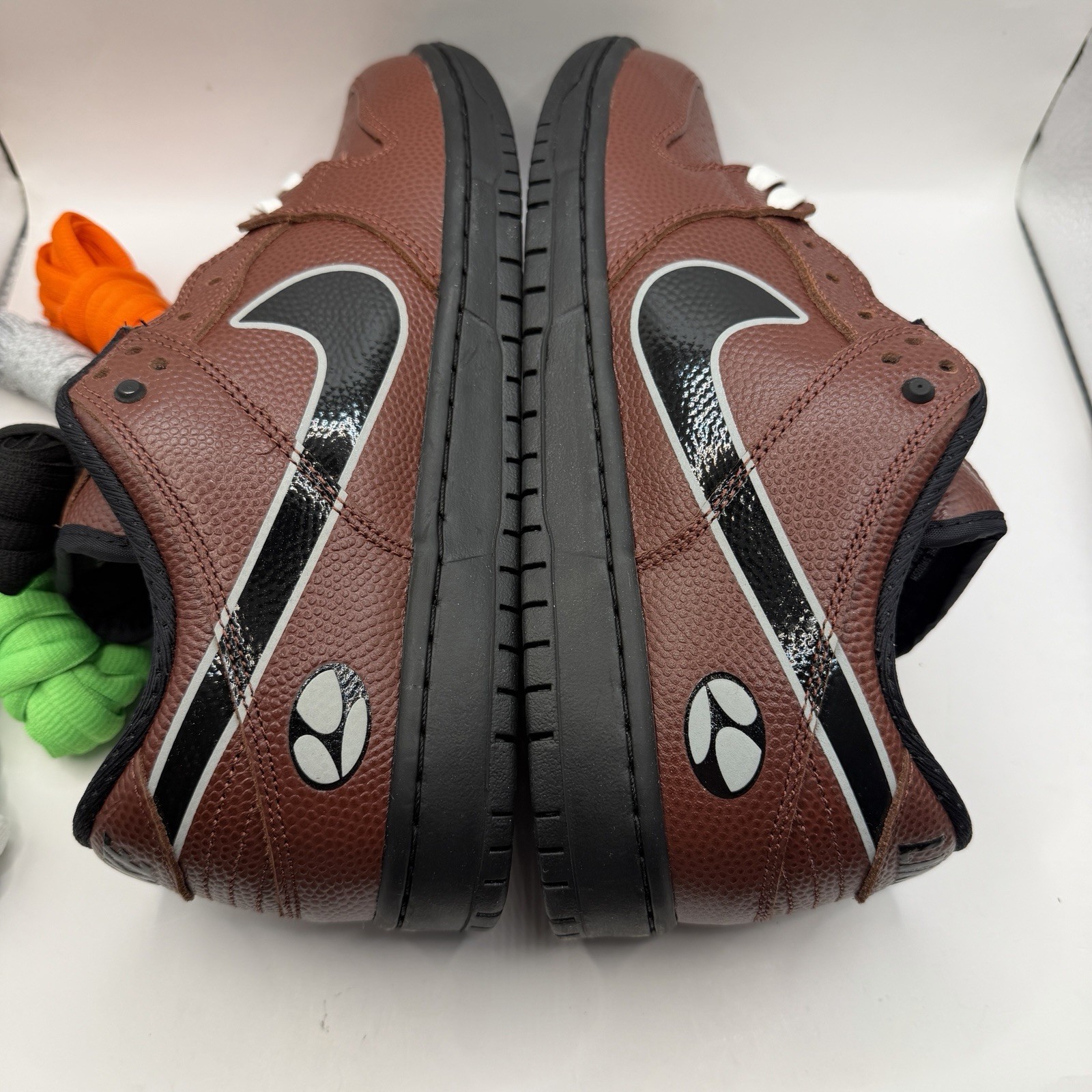 Nike SB Dunk Low Pro QS Limosine Skateboards Dark Pony HJ4131-200 Mens Size 8.5