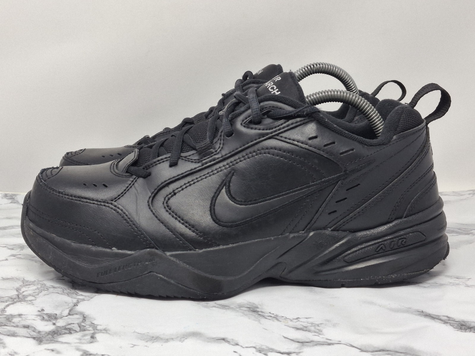 Men’s 9.5 Nike Air Monarch IV 4E Wide Running Gym Training Shoe Black 416355-001
