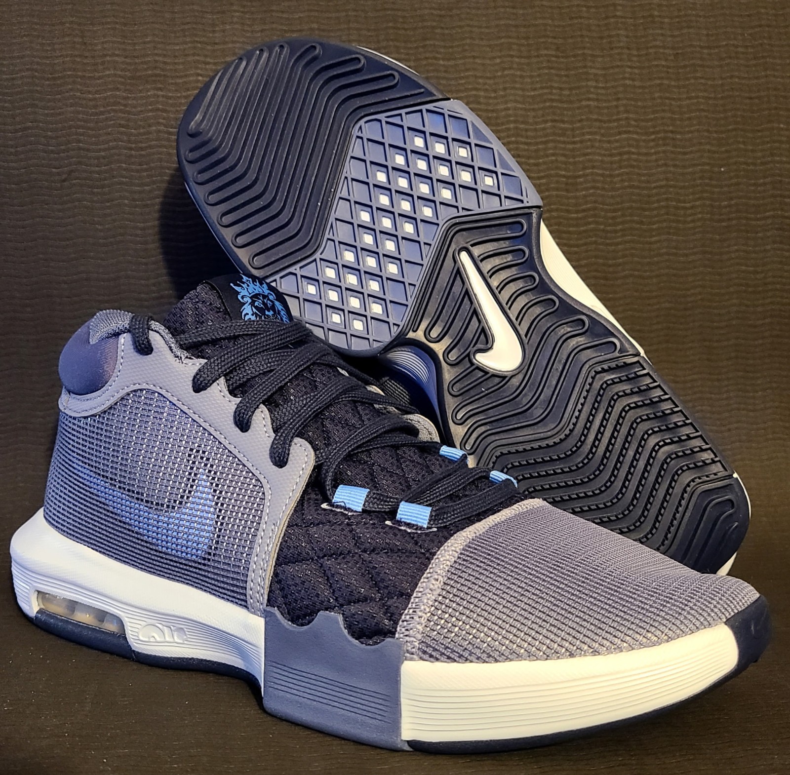 Nike LeBron Witness 8 FB2239-400 Ashen Slate Blue/Gray/White Men’s Sneaker