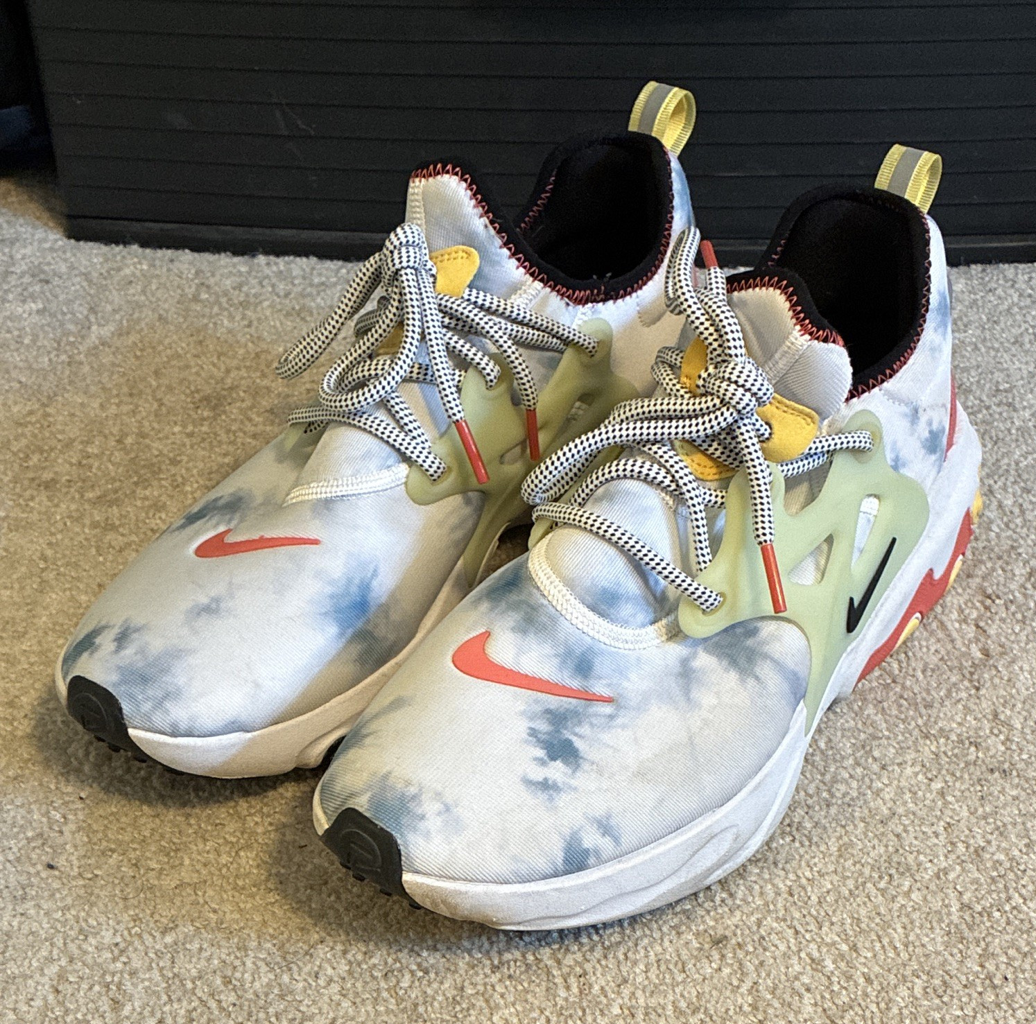 Nike React Presto Alien Tie Dye Low Top Men’s Sneakers CW7303-900