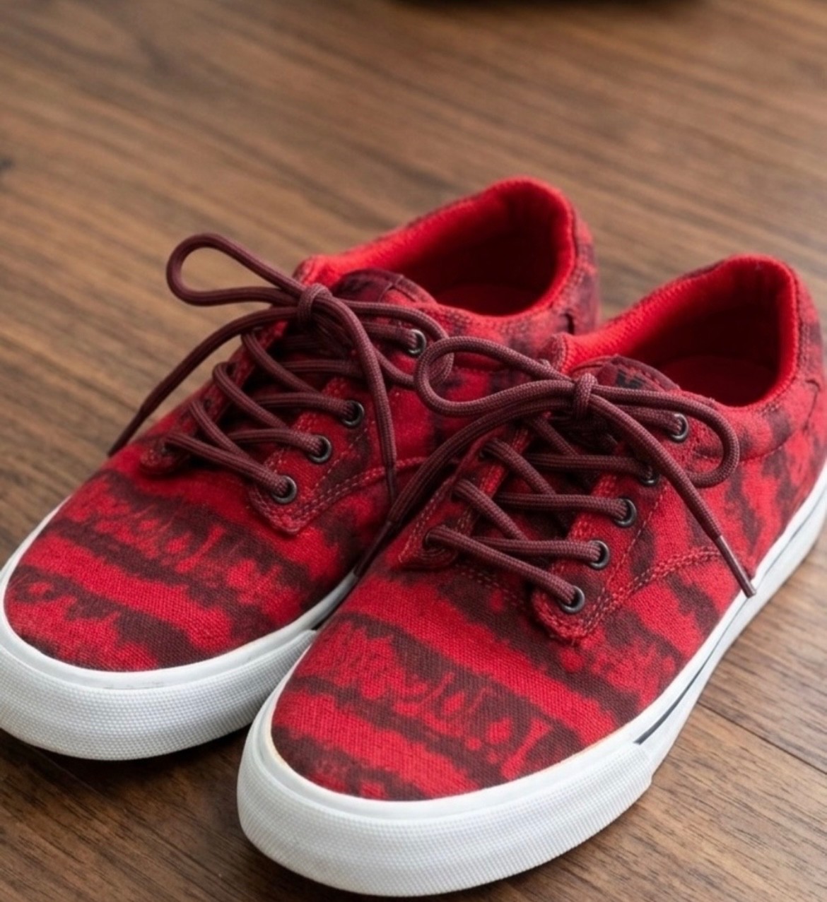 SUPRA Men’s Size 8.5 Red Black Tie Dye Canvas Low Top Skate Shoes Sneakers