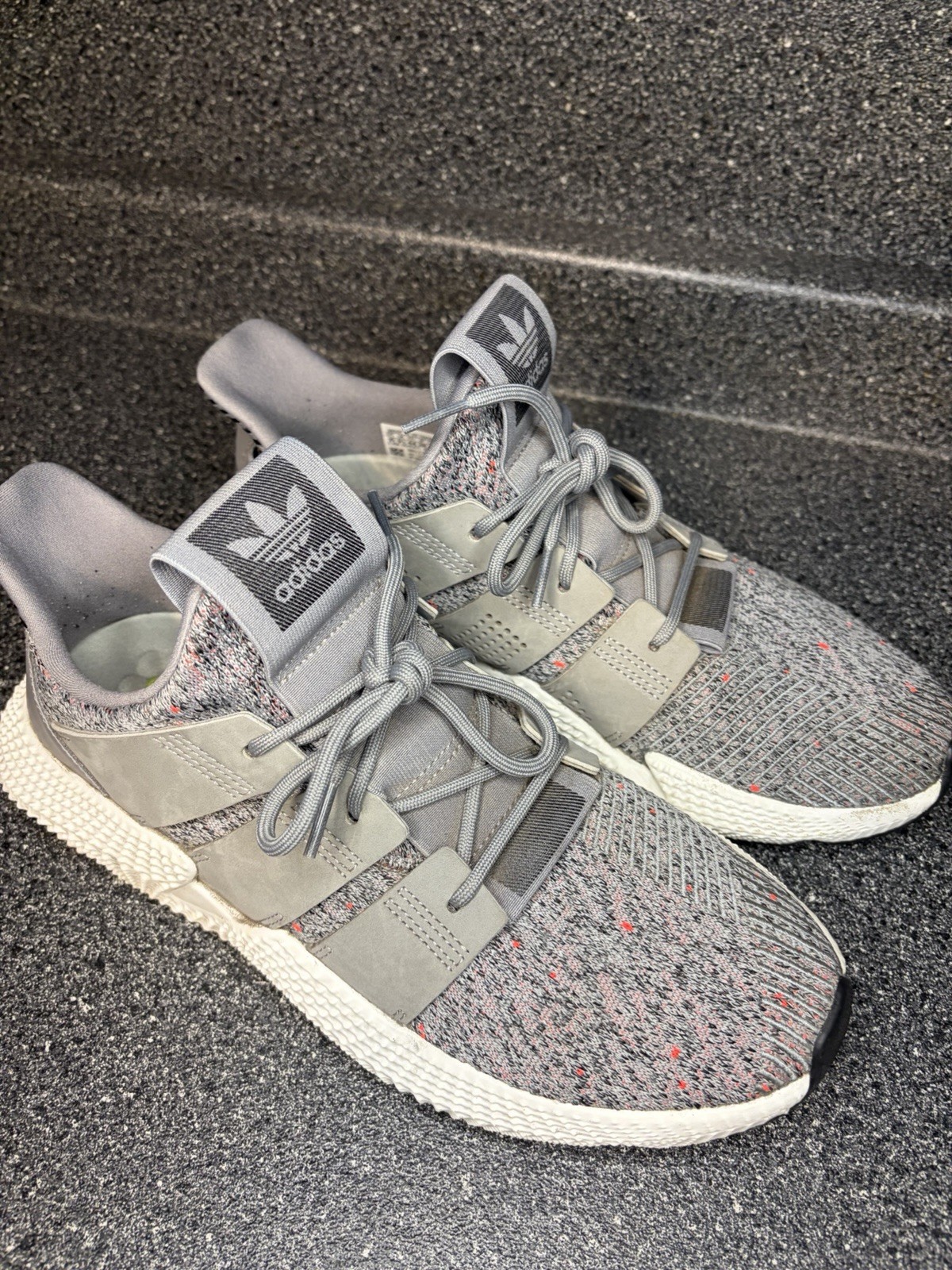 adidas Originals Men’s Gray Flecked Knit Lace-Up Low Top Athletic Sneaker