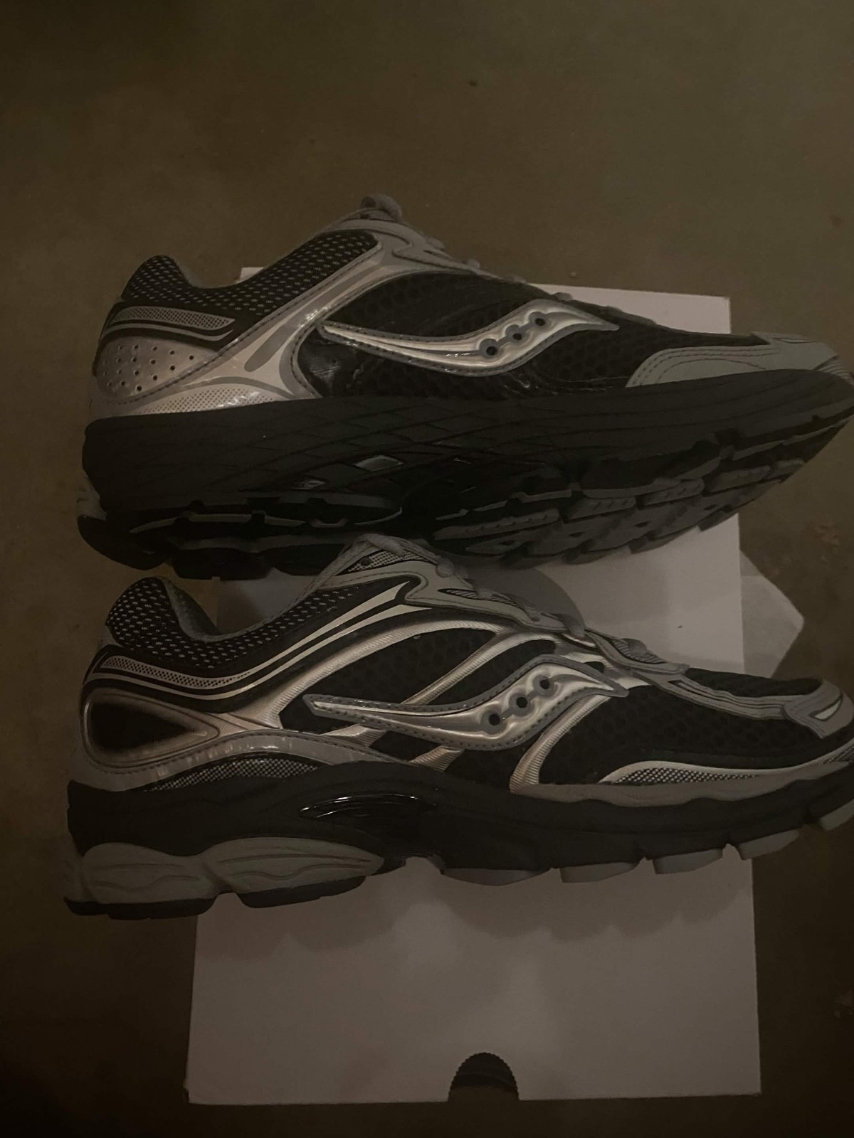 NEW Saucony ProGrid Omni 9 Mens Size 10 Black Silver