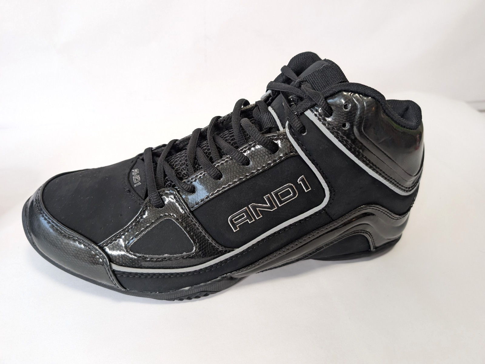 BRAND NEW And 1 And1 Stagger Mid Black – Size 10