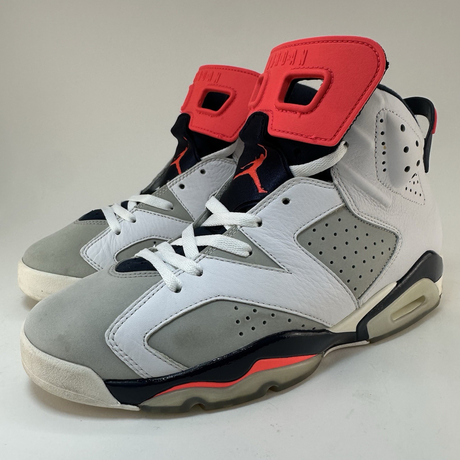 Nike Air Jordan 6 Retro Infrared White Grey 2018 Size 10 384664-104