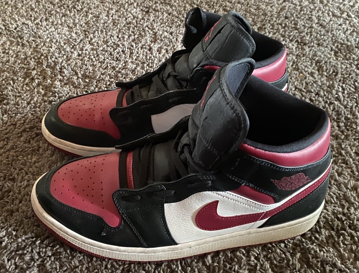 Air Jordan 1 Mid Size 13 Mens Noble Red Black White 554724-066