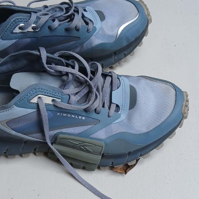 Reebok Men’s Zig Kinetica II Low Top Lace Up Athletic Sneaker Blue Gray FY3501