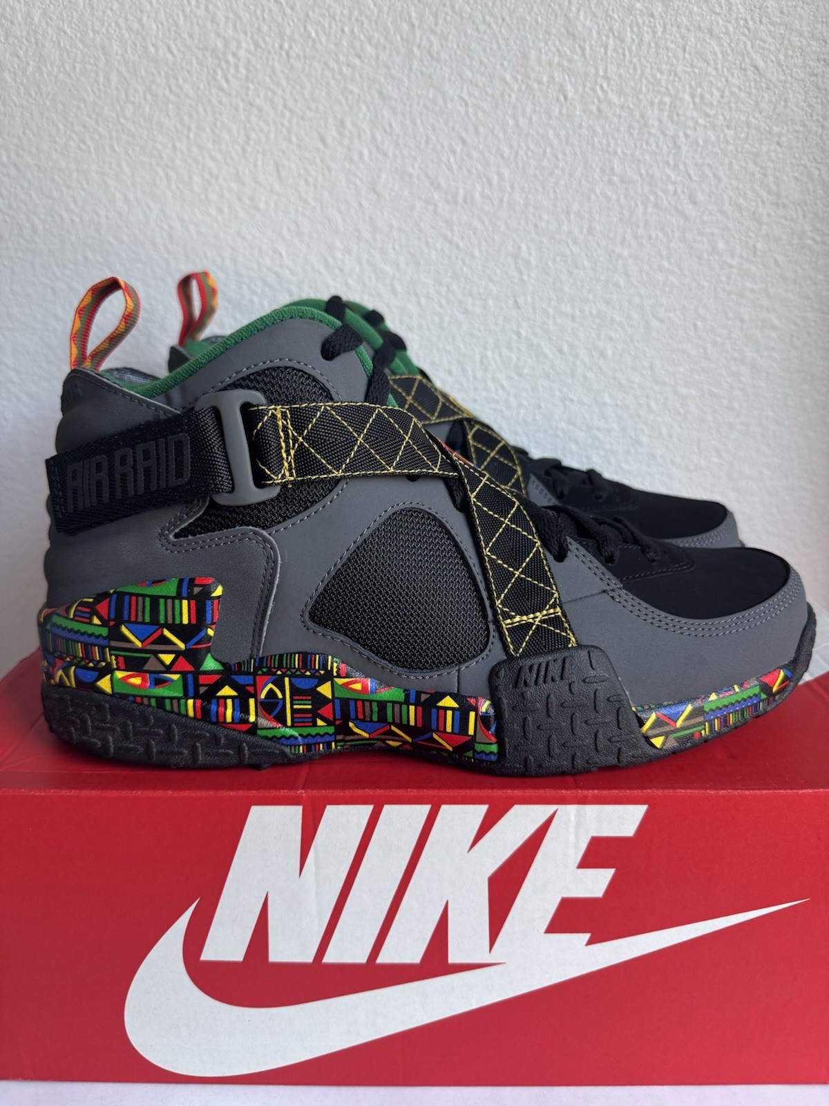 Nike Air Raid Peace Pack Urban Jungle 642330-003 Do The Right Thing Size 10.5