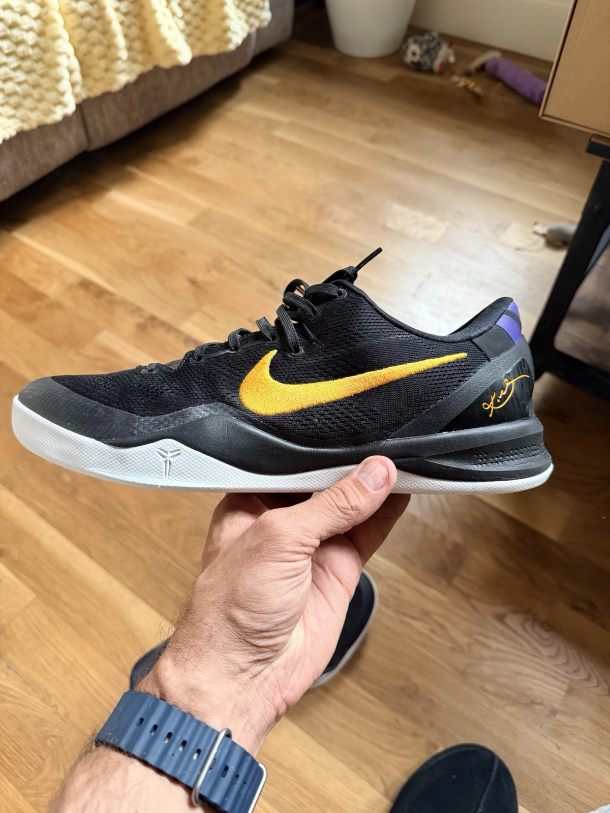 Nike Kobe 8 System Protro “Lakers Away” Black/Univ Gold/White HF9550-001