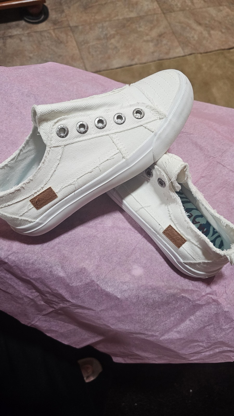 Blowfish Malibu White Lace-Up Low Top Athletic Sneakers Casual Shoes