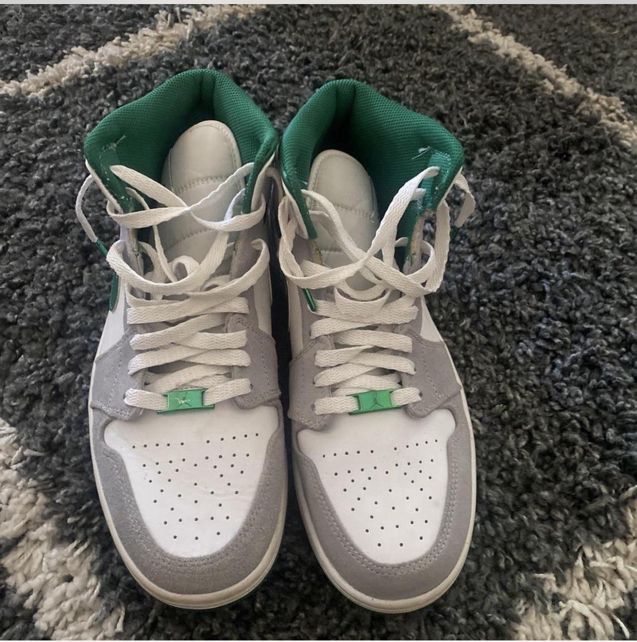 Air Jordan 1 Mid SE Men’s Size 9.5 Green/white (not Original Box)