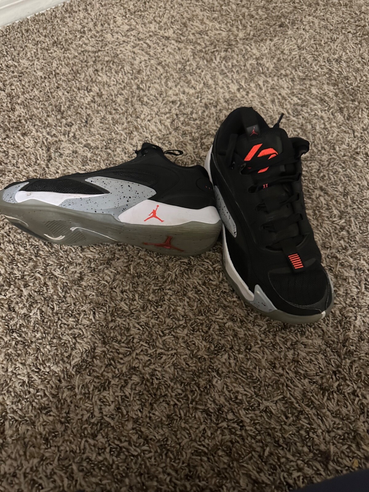 Pre owned Jordan shoes unisex grade school size 6 gently used