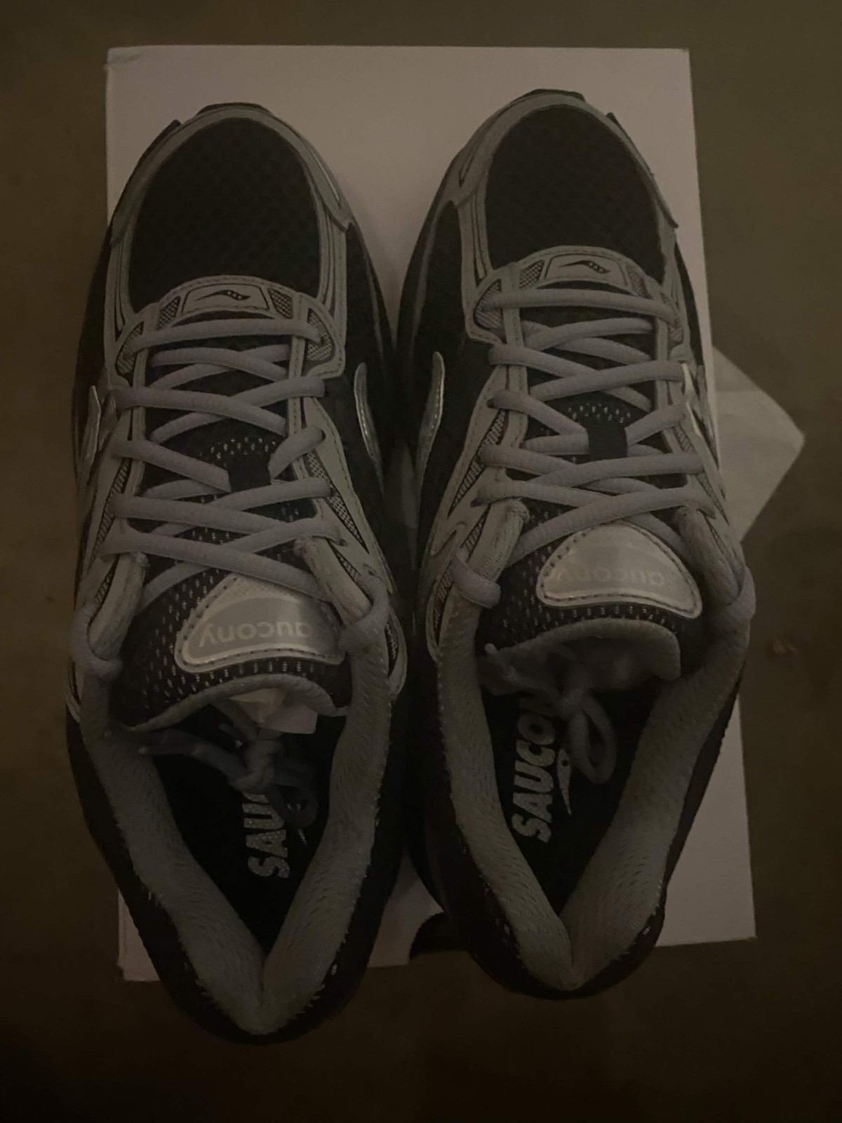 NEW Saucony ProGrid Omni 9 Mens Size 10 Black Silver