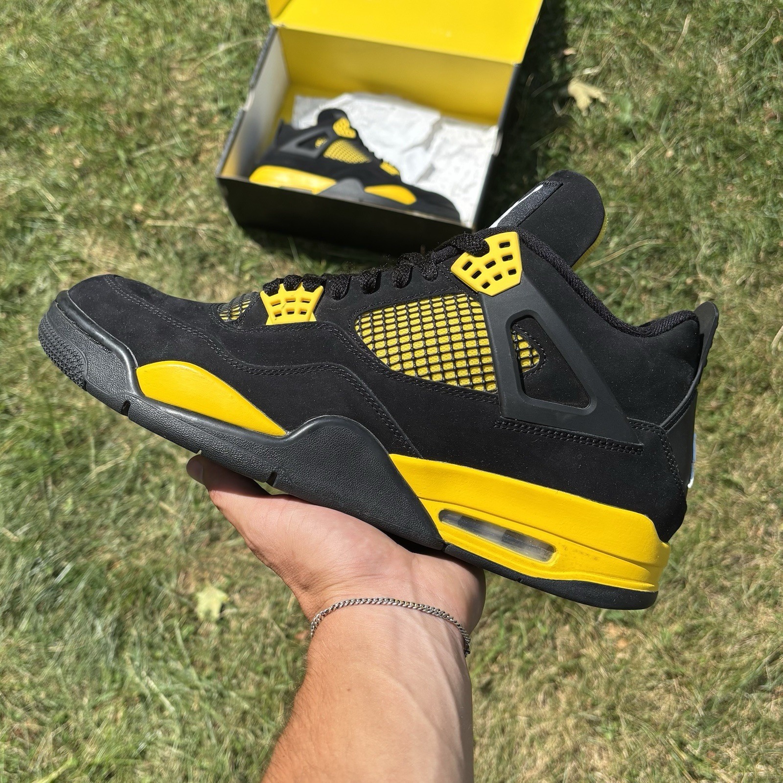 Size 12 – Nike Air Jordan 4 Retro ‘Thundet’ Sneakers (GREAT CONDITION)