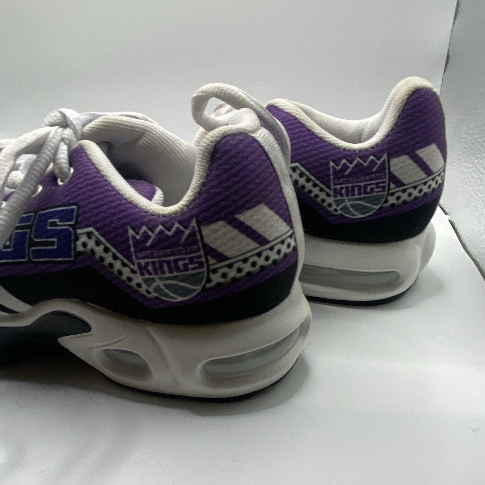 Sacramento Kings Purple/White/Black Low Top Lace-Up Men’s Basketball Sneaker