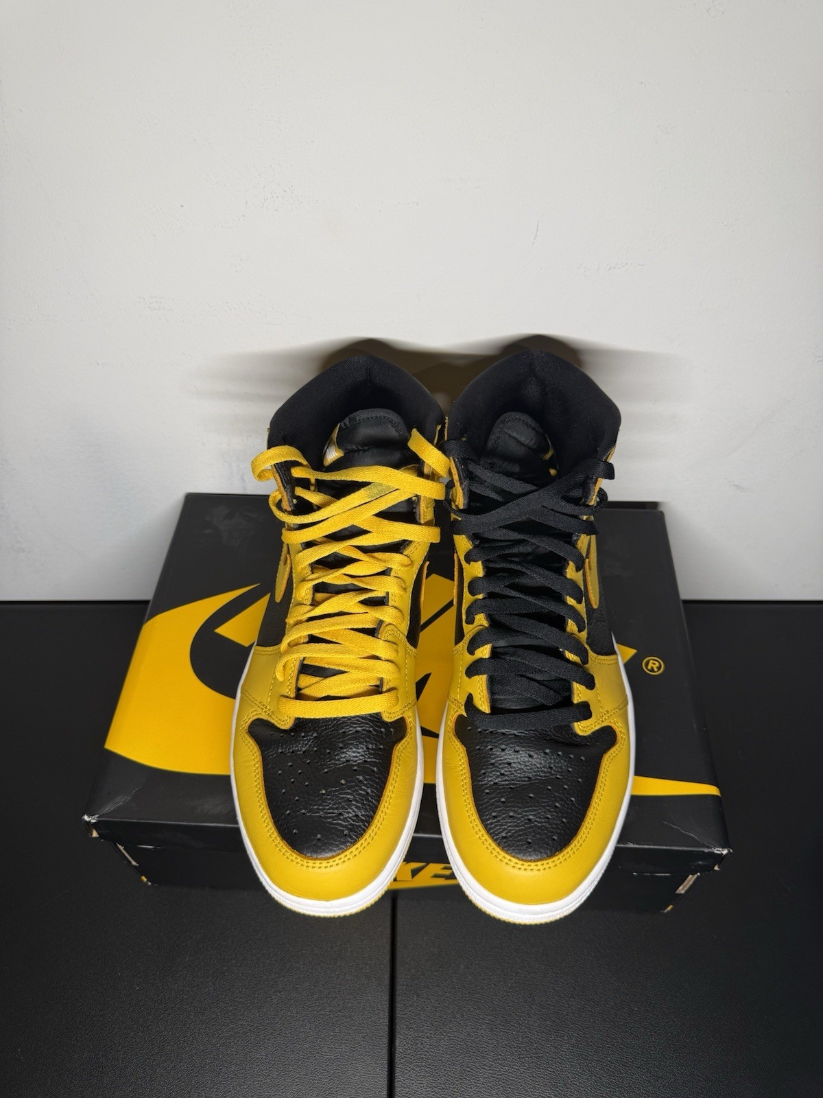 Air Jordan 1 Retro High OG ‘Pollen’ size 10