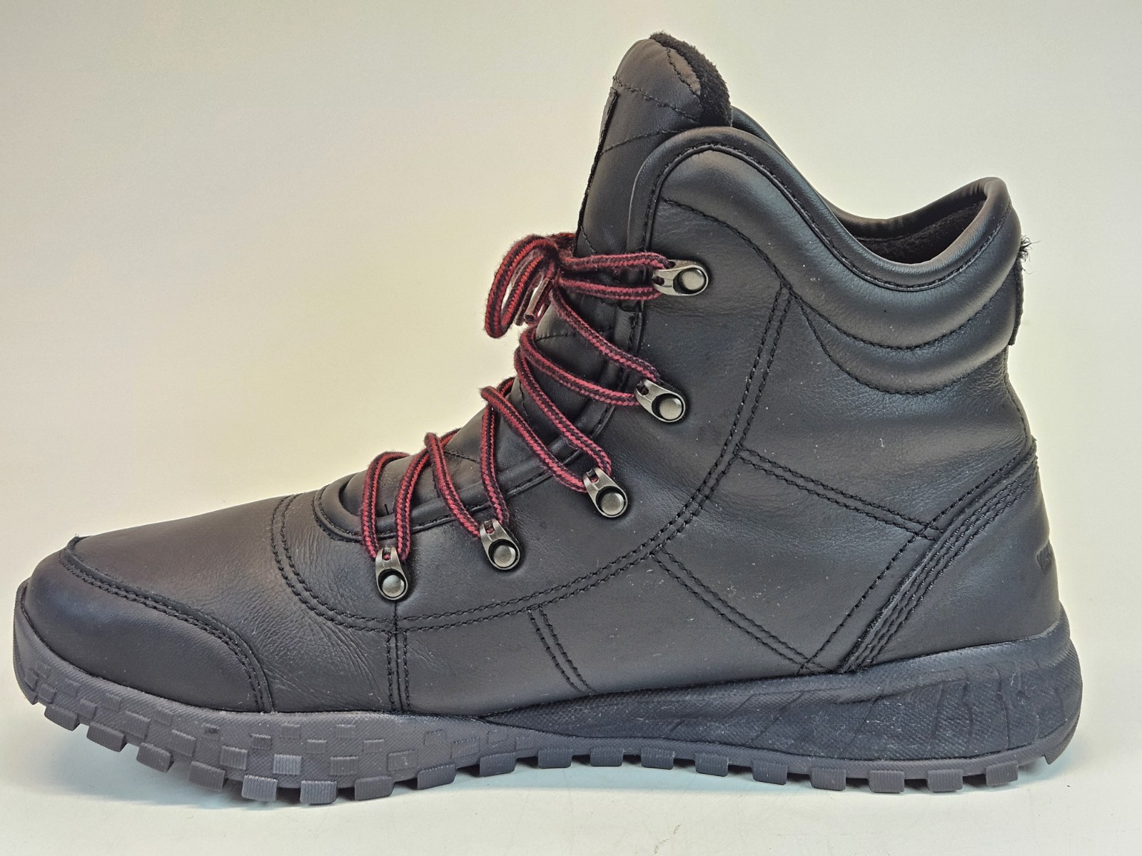 Mens Sz 11.5 Columbia Fairbanks Rover 2 Black Red Insulated Waterproof Boots EUC