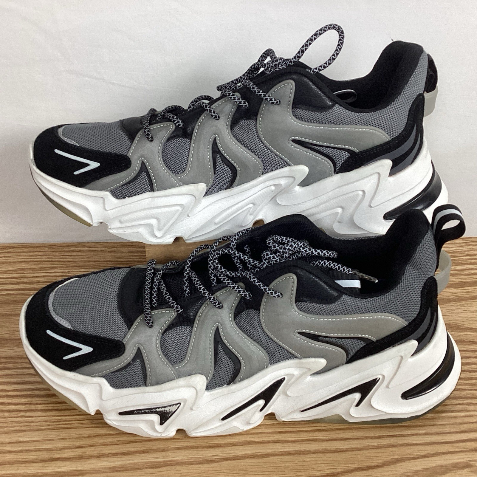 Men’s MAZINO Sneakers Chunky Soles Gray White & Black Progressive Look Sz 13