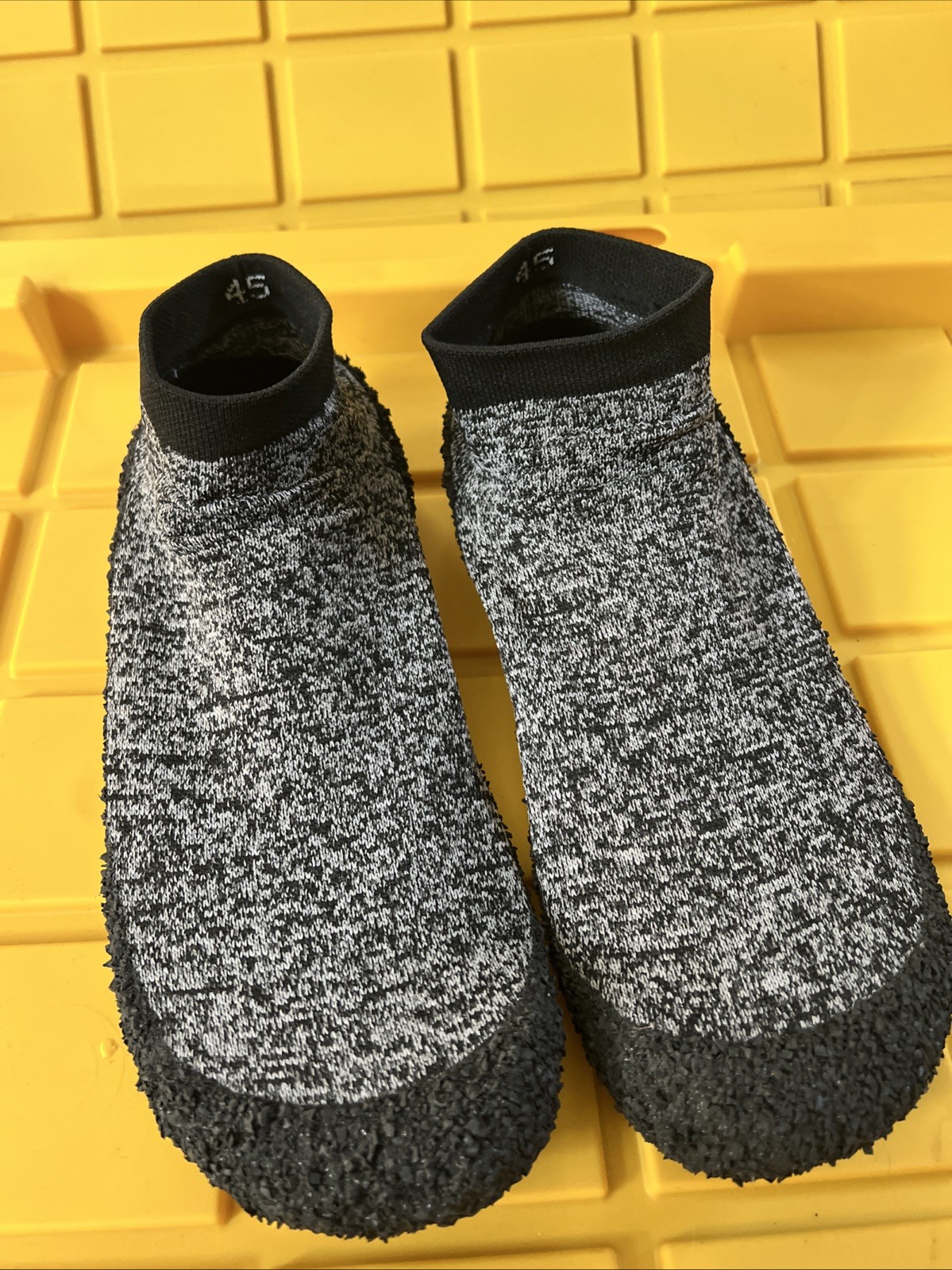 Men’s Water Sock SZ 45 Or 11 See Size Chart