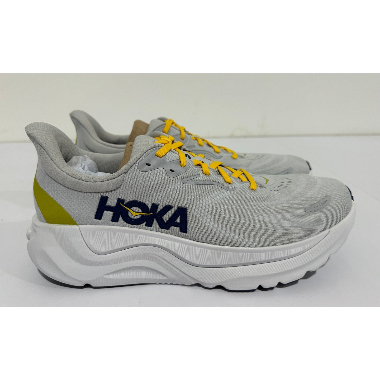 HOKA Men’s Arahi 8 Running Shoes stardust /cosmic grey Size 13D NIB #03S