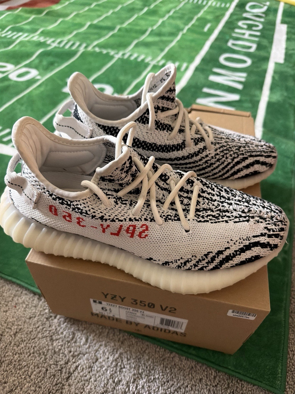adidas Yeezy Boost 350 V2 Zebra White/Core Black/Red size 6.5 w/box