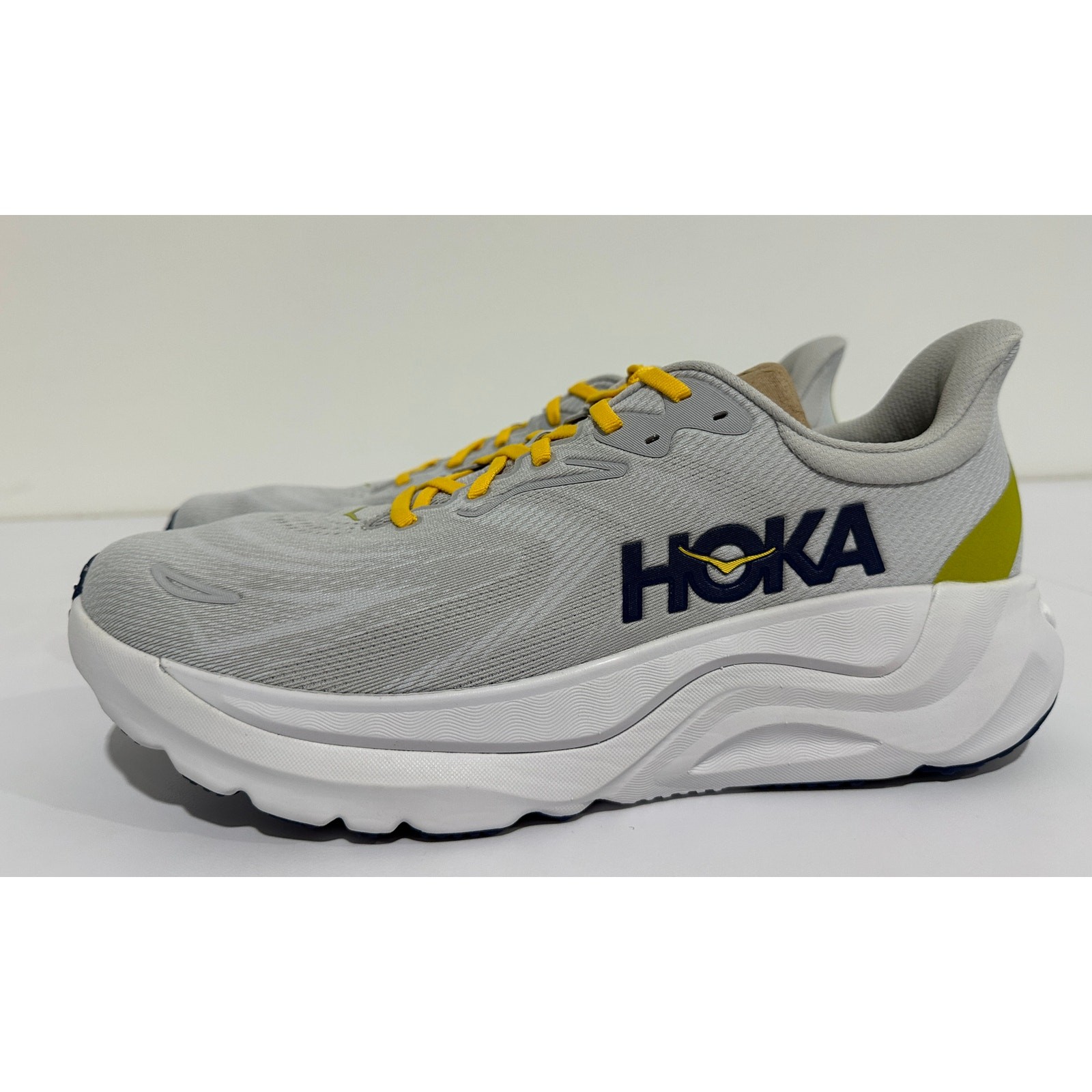 HOKA Men’s Arahi 8 Running Shoes stardust /cosmic grey Size 13D NIB #03S