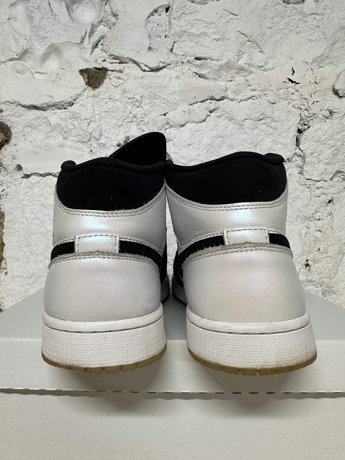 Air Jordan 1 Mid ‘Diamond Shorts’ Men’s Size 11 Pre‑owned Sneakers DH6933‑100