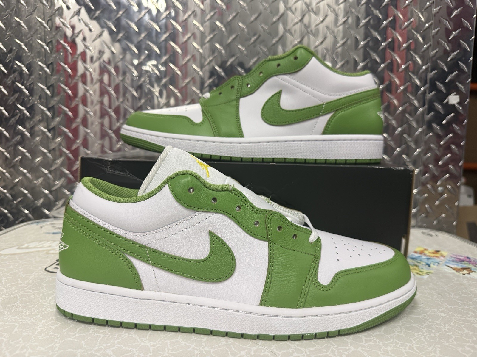 Men’s 12 – Air Jordan 1 SE Low Chlorophyll HF4823-100