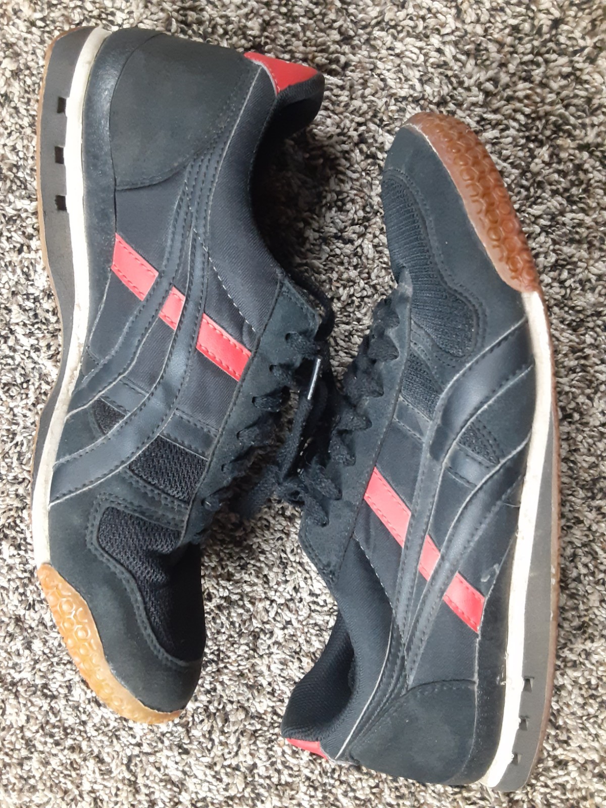 Asics Onitsuka Tiger Ultimate 81 Shoes Mens Size 10 Black & Red #HQ201