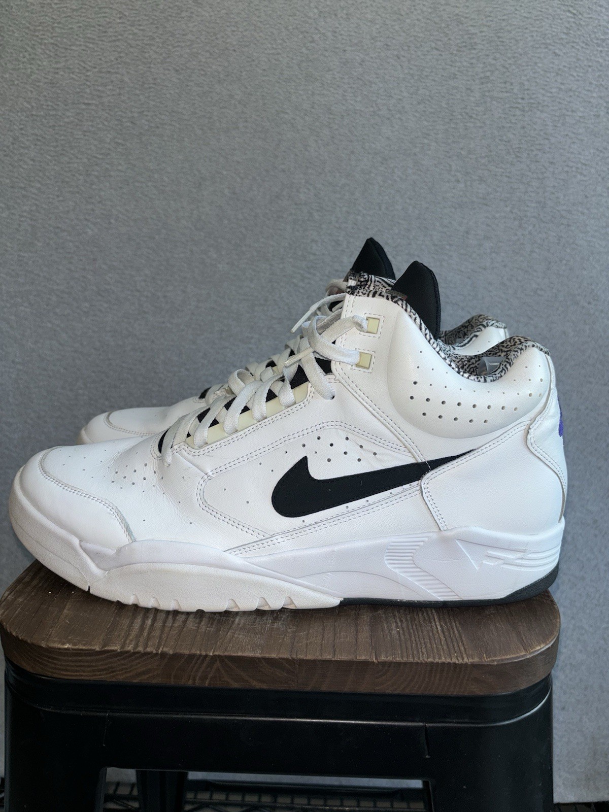 Nike Mens Air Flight Lite Mid DJ2518 100 – Size 15 White/Black