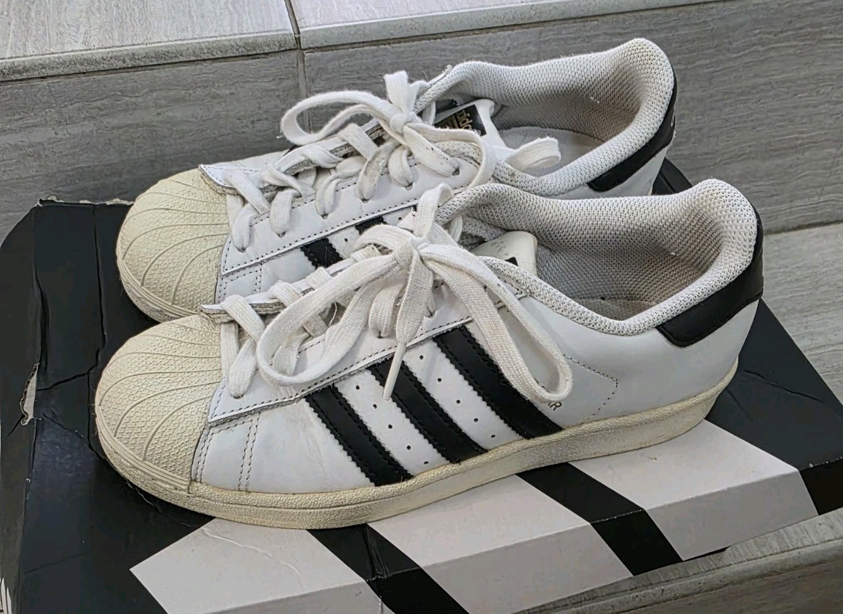 Adidas Originals Superstar SZ 7 White Black PCI789002 Used Well Cared w Box