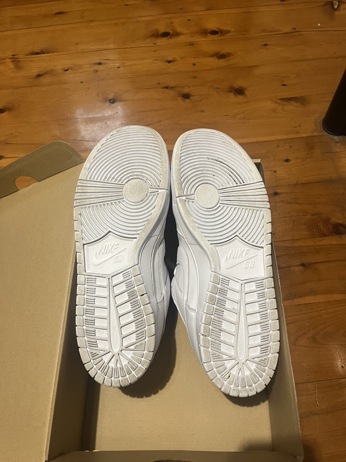 Nike SB Dunk Low Pro Triple White Size US 11