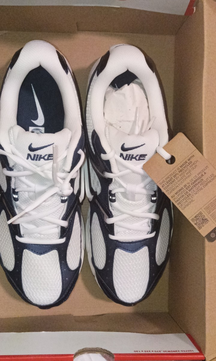 Nike V5 RNR White/Navy/Black Size 11US