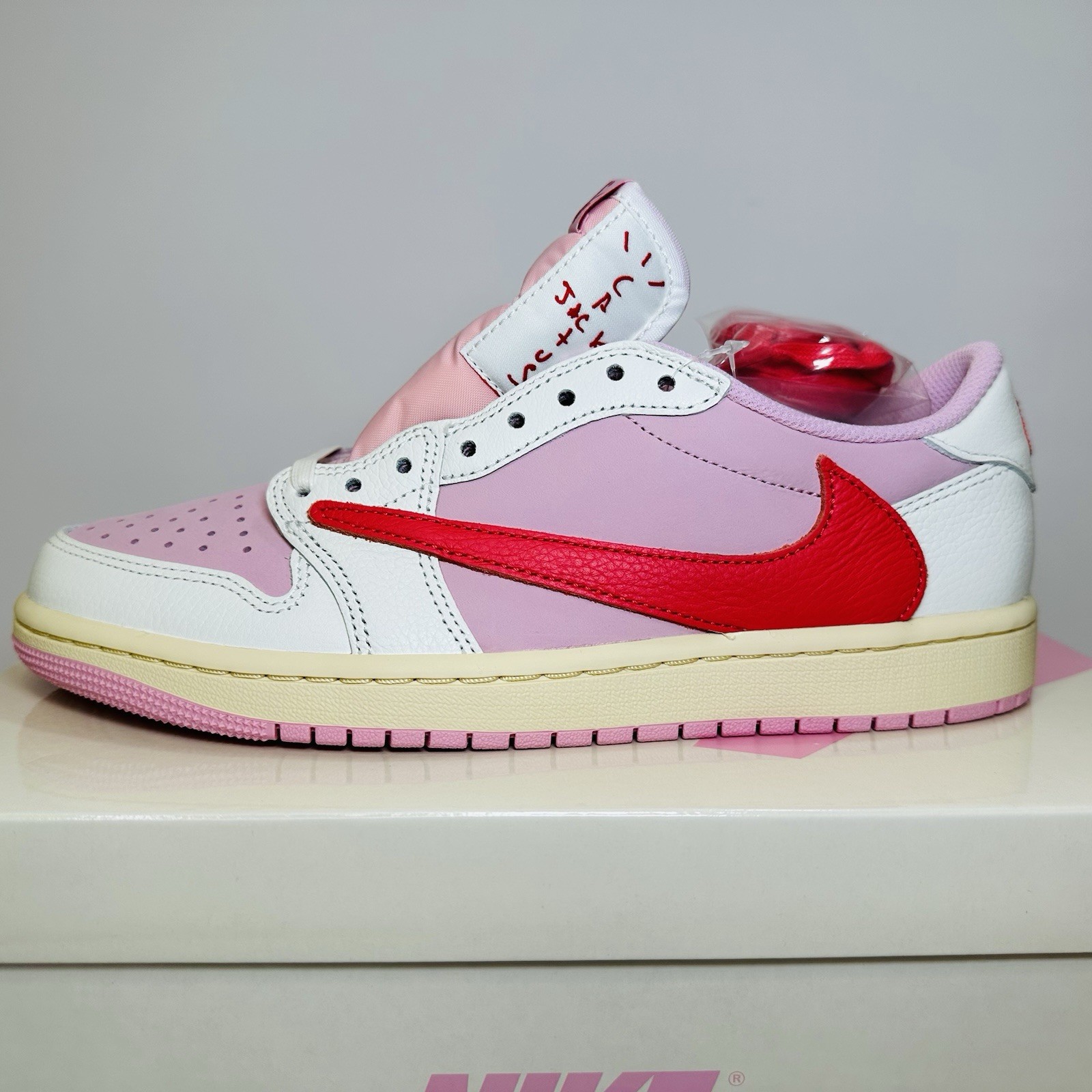 Travis Scott Air Jordan 1 Retro Low OG Tropical Pink IQ7604-101 Size 8